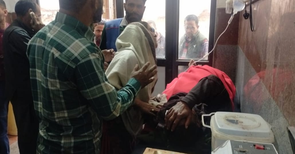 Accident in poonch seven people injured fell down in gorge