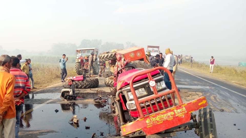 Tractor broken into two pieces after collision with truck on Highway in Lakhimpur Kheri