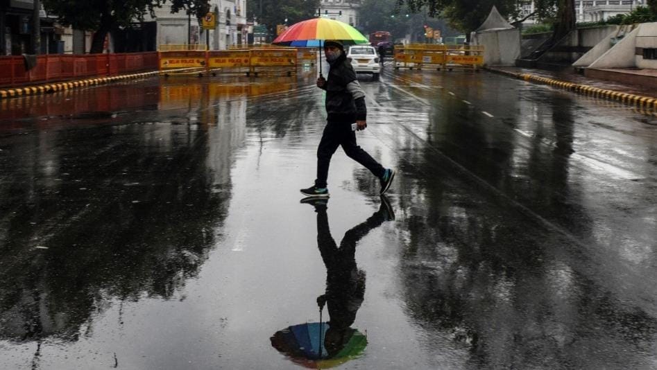 Impact of Typhoon Michong: 20 hours of non-stop rain broke 12-year record