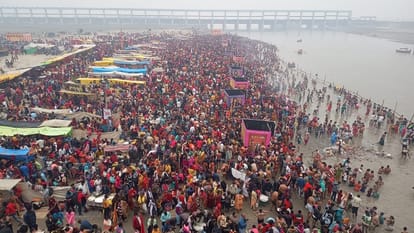 Thousands of devotees took holy bath in Ramganga in Bareilly on Kartik Purnima