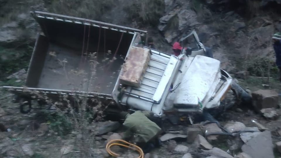 Doda Accident: Road accident in Gundana tehsil of Doda vehicle fell into a ditch two died