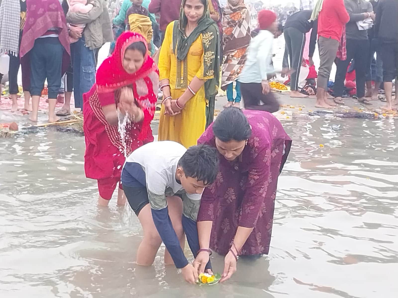 Ganga Snan: Fun-bathing and religious rituals at Ganga Ghats, Kartik Purnima fair in Pictures