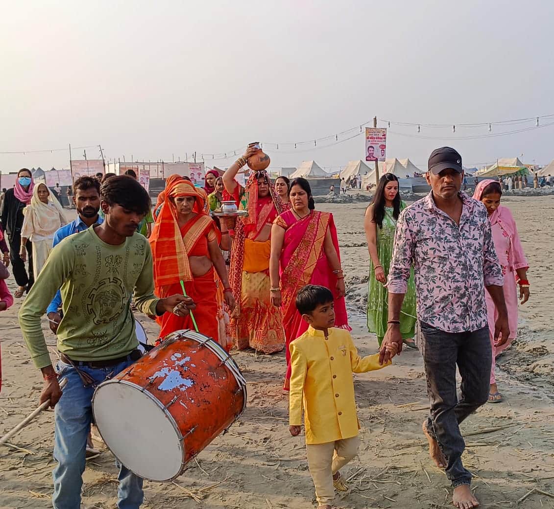 Ganga Snan: Fun-bathing and religious rituals at Ganga Ghats, Kartik Purnima fair in Pictures