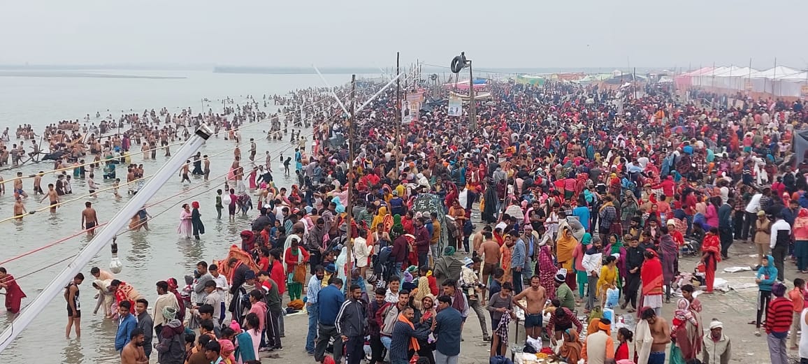 Ganga Snan 2023: 25 lakh devotees took a dip of faith in Kartik Purnima, chanted Har Har Gange
