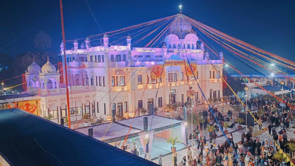Devotees pay obeisance at Gurudwara Sri Ber Sahib on Gurupurab