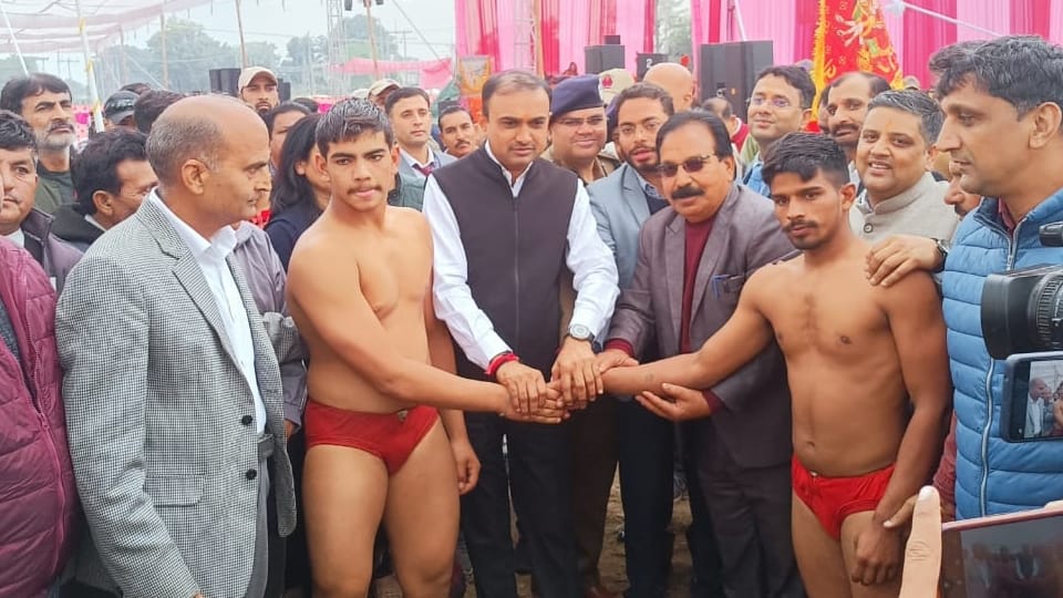Jhiri Mela 2023: thousands fo devotees reached at Jhiri Mela took dip of faith in the harsh weather