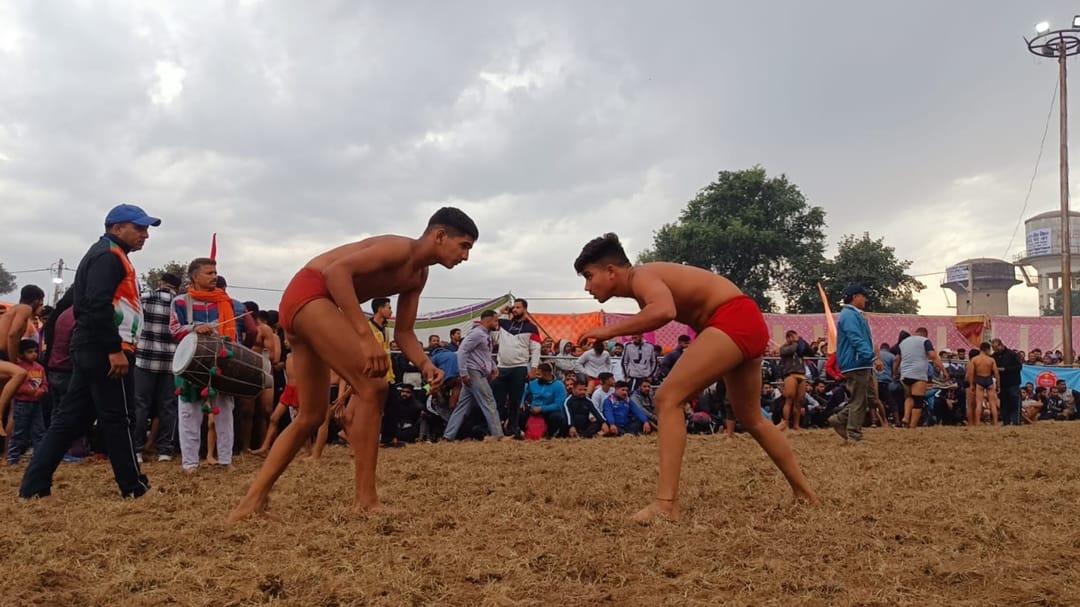 Jhiri Mela 2023: thousands fo devotees reached at Jhiri Mela took dip of faith in the harsh weather
