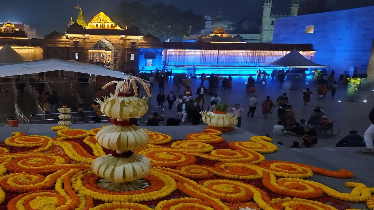 Dev Diwali Varanasi: Ghats and temples decorated with local and foreign flowers worth two crore rupees