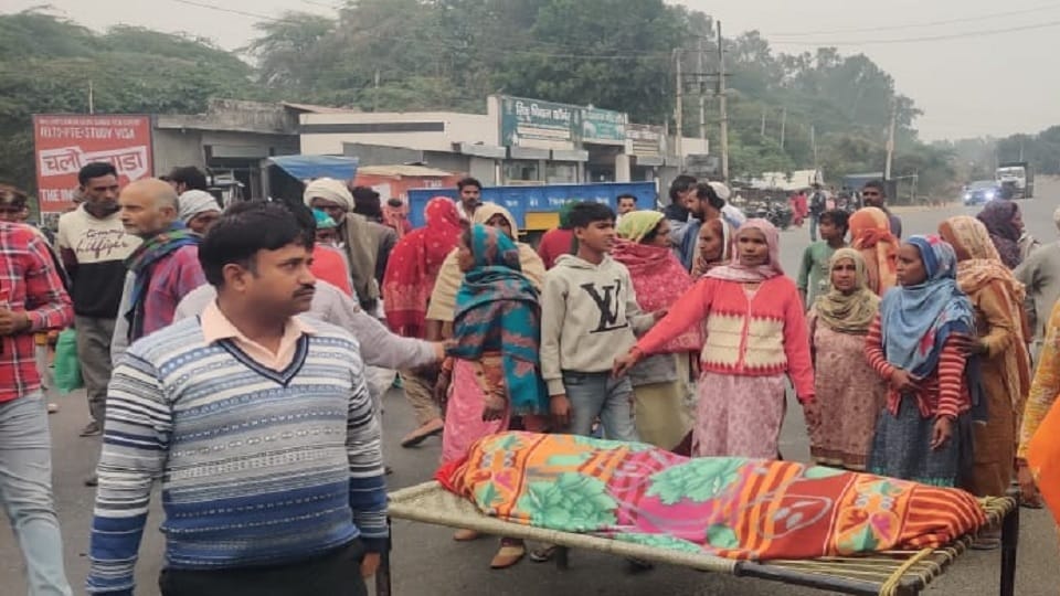 Youth dies in road accident in Karnal, angry villagers block state highway