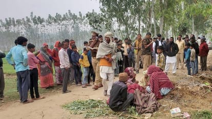Rampur: Bloody body found near the cemetery in Shahbad, injury marks at many places on the body