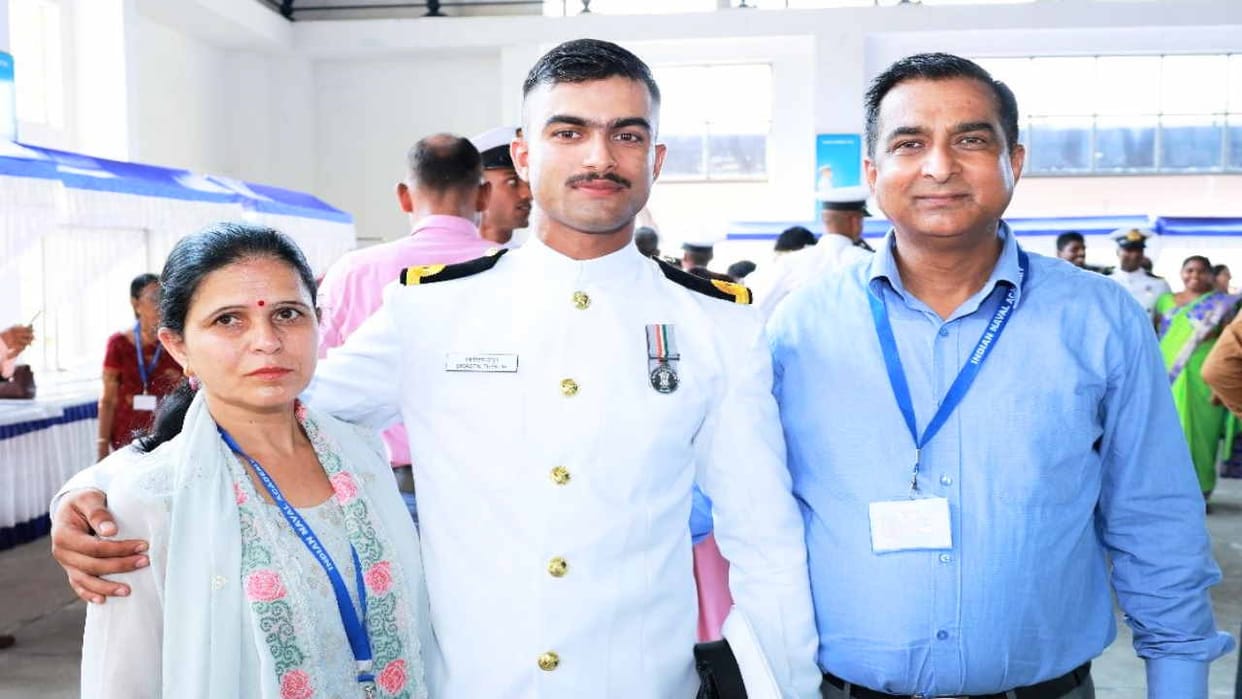 Swastika of Darlaghat became sub-lieutenant in Navy, wave of happiness among family members
