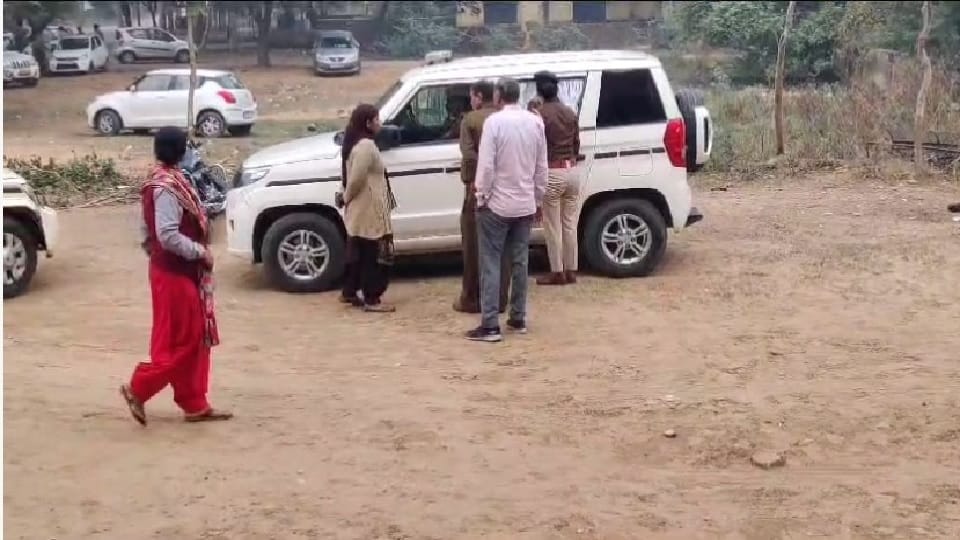 Attack on Dadri police team, Driver entangled in getting car parked in middle of road removed