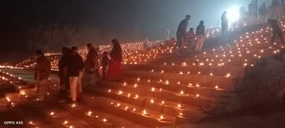 देव दीपावली पर जगमगाये घाट