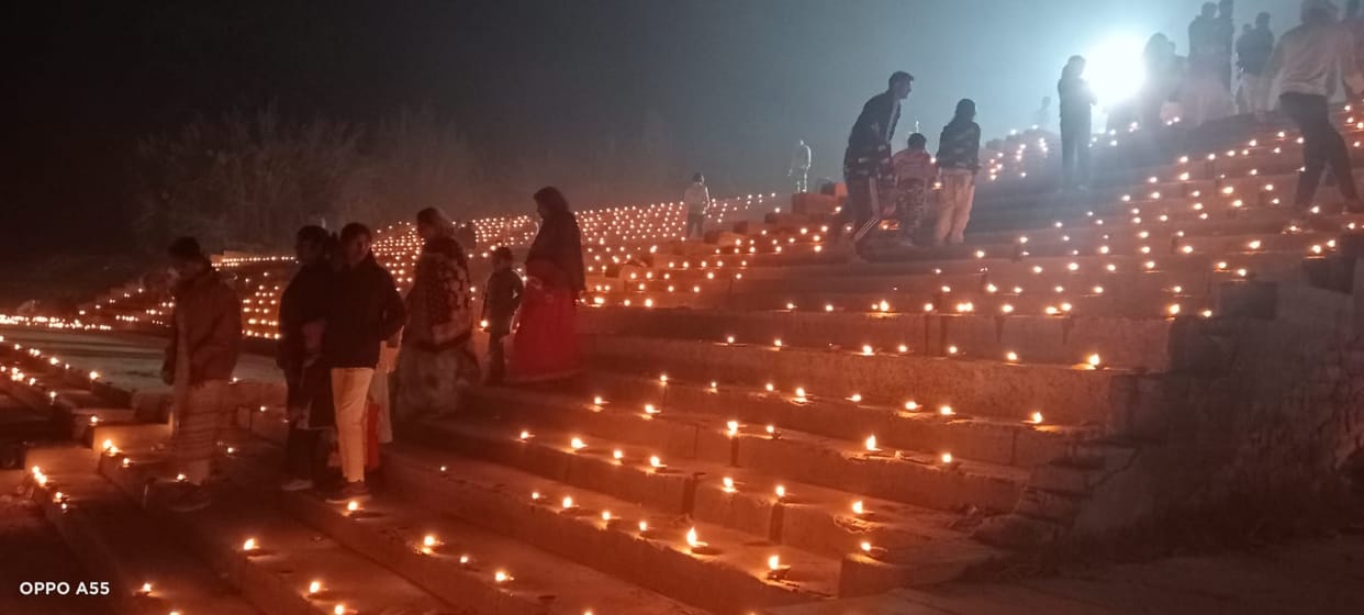 Varanasi Dev Diwali: Bindu Sarovar illuminated with 51 thousand lamps, images of Jai Shri Ram and Shiv Parvati