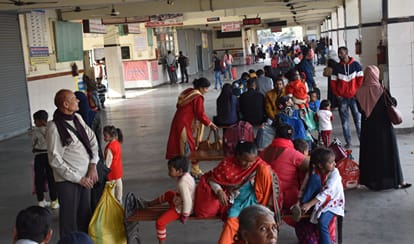 Tigri Mela: Shortage of buses for devotees, people kept wandering at Moradabad bus stand