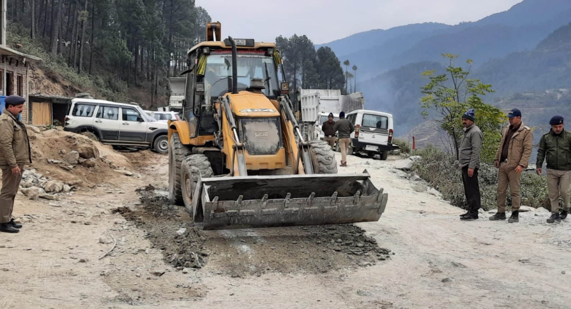 Uttarkashi Tunnel Collapse Rescue Operation Silkyara Shiva Image formed by leakage of water outside