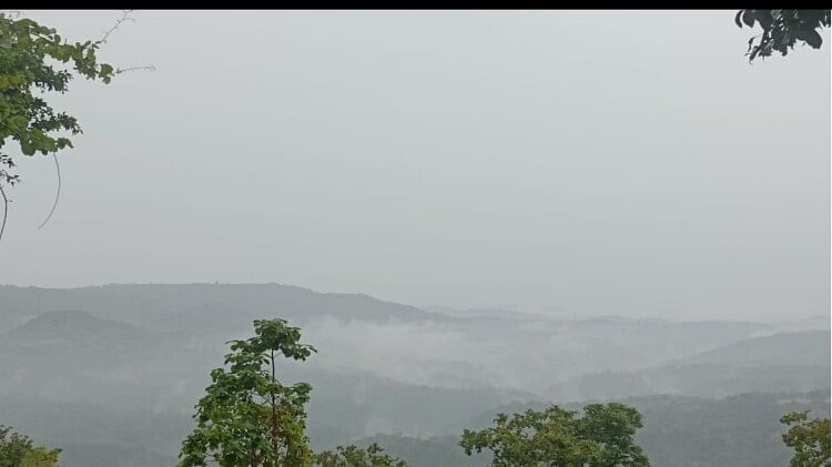CG Weather news: छत्तीसगढ़ में मौसम ने बदली करवट, रायपुर समेत कई जिलों में हो रही हल्की मध्यम बारिश