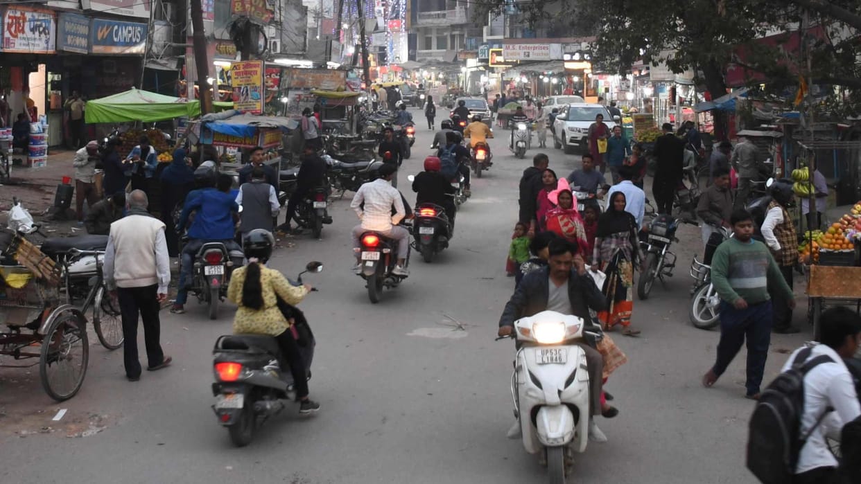 Gorakhpur changing road will be widened from Azad Chowk to Domwa Dhala soon