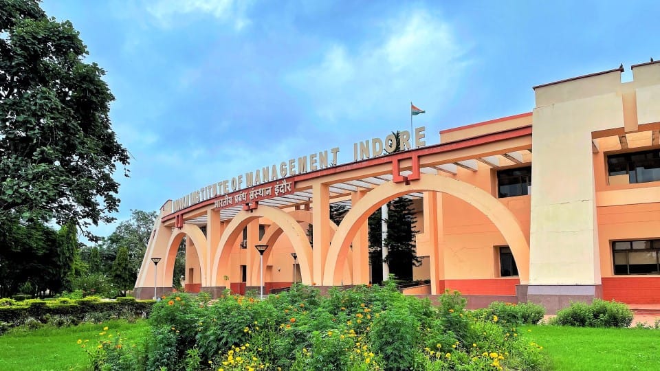 IIM indore Signs MoU With Hong Kong Baptist University