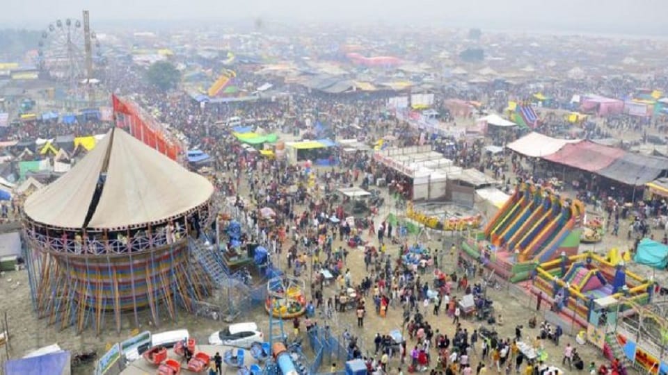 Five lakh devotees took bath in Ganga on Kartik Purnima in Budaun