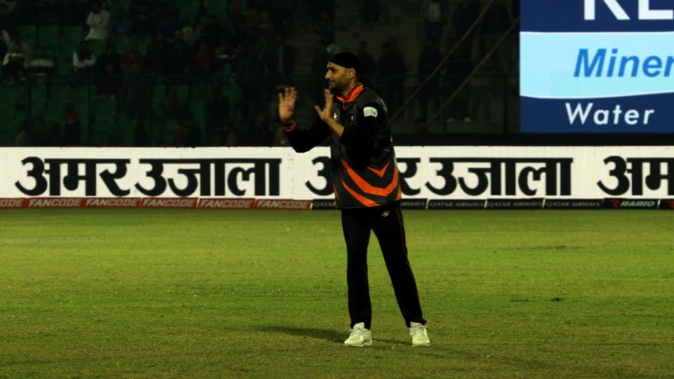 Legends League Cricket: Southern Super Stars defeat Manipal Tigers in jammu thrill of last over increased hea