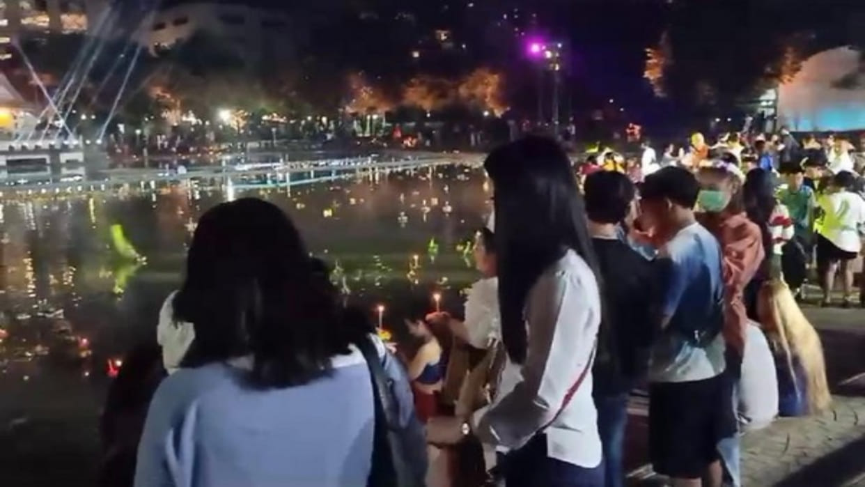 Dual Radiance Dev Diwali celebrated in India and Loi Krathong celebrated in Thailand