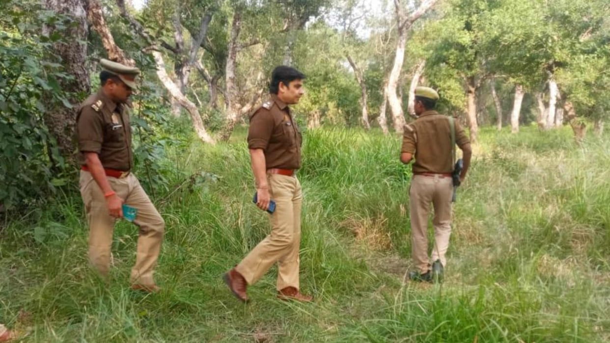 Maharajganj Girl body found in forest suspicion of murder