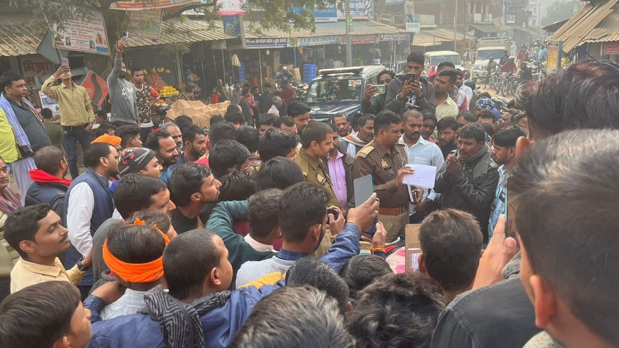 A man got beaten by a sub inspector in Sareni thana in Raebareli.