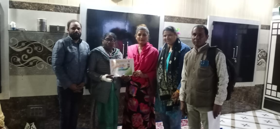 Rajasthan News those who vote Certificates given to transgenders in Ajmer