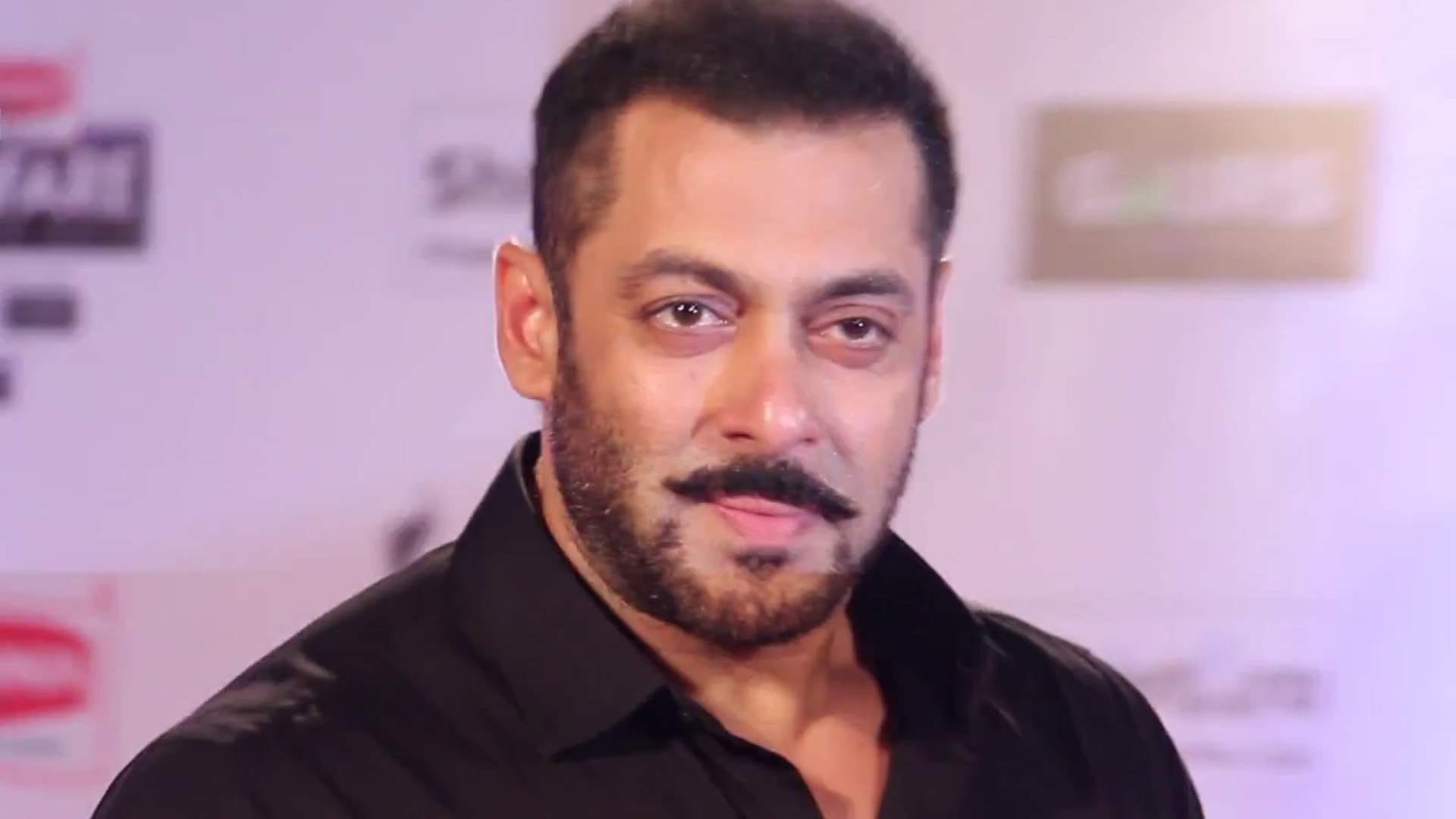 Salman Khan Attended Wedding Reception of Mudassar Khan with Casual Attire Video Went Viral