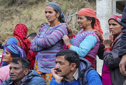 Uttarkashi Silkyara Tunnel Collapse Rescue Operation People Happy after see labourers Photos