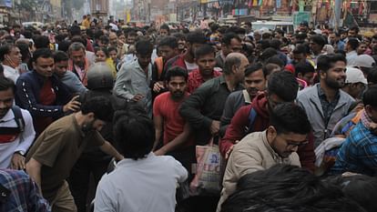 Dev Diwali: देव दीपावली पर पर्यटकों ने खर्च किये 1193 करोड़ रुपये, जमकर की शॉपिंग और चखे बनारसी व्यंजन Tourists spent Rs 1193 crore on Dev Diwali, did a lot of shopping and tasted Banarasi dishes
