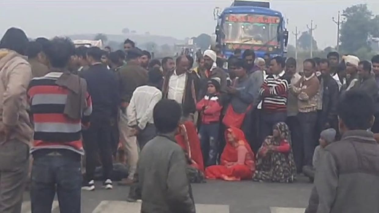 Youth assaulted due to old rivalry in Sagar, died during treatment; Family members blocked road in Karrapur