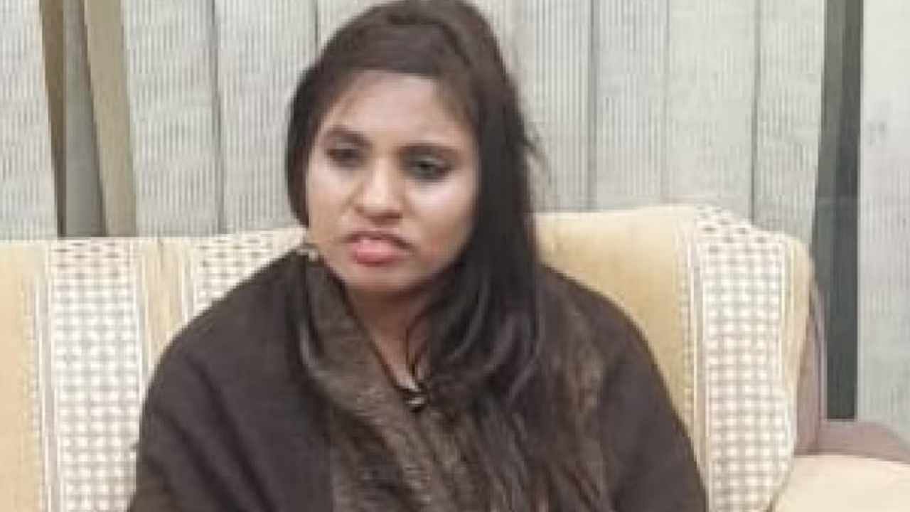 अंजू की फोटो।
