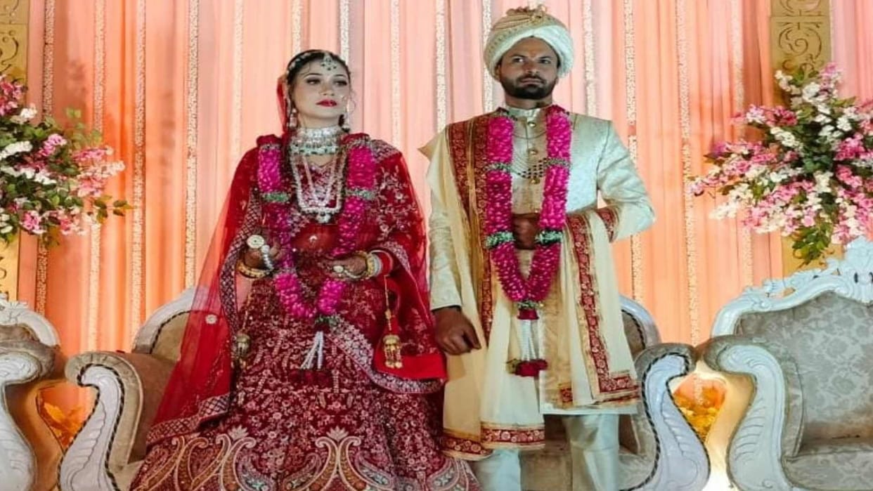 Indian team fast bowler Mukesh Kumar got married