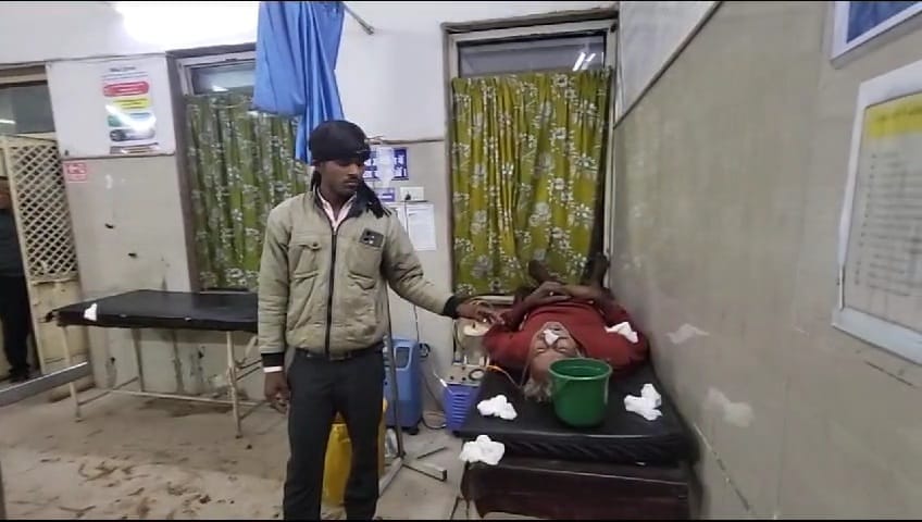 Seven people of the same family fell ill after eating gram vegetable.