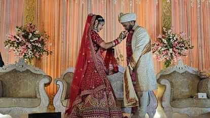 Indian team fast bowler Mukesh Kumar got married check wedding picture revealed