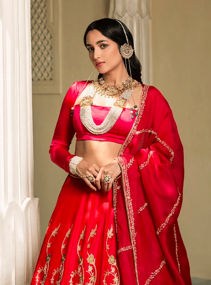 नई नवेली दुल्हन की तरह दिखीं 'केजीएफ 2' की श्रीनिधि शेट्टी