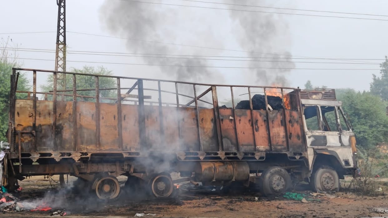 Bharatpur Fire broke out in a truck going from Jaipur to Agra on National Highway-21