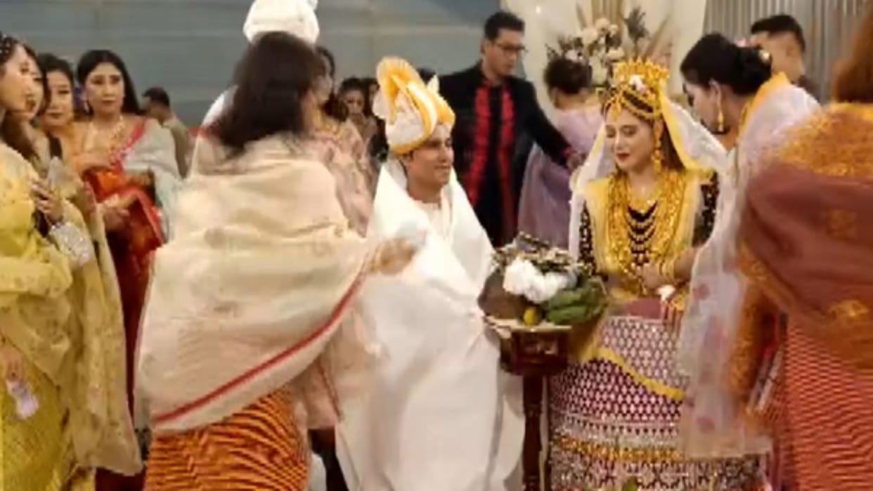 Randeep Hooda Lin Laishram Wedding Couple Marries  In Traditional Meitei Ceremony In Manipur first photos out