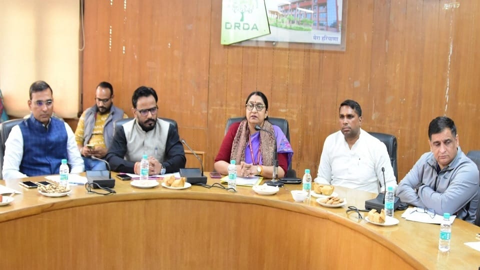 Case of death of sanitation workers in Rohtak, Vice President Anjana said It is wrong to put workers in sewer