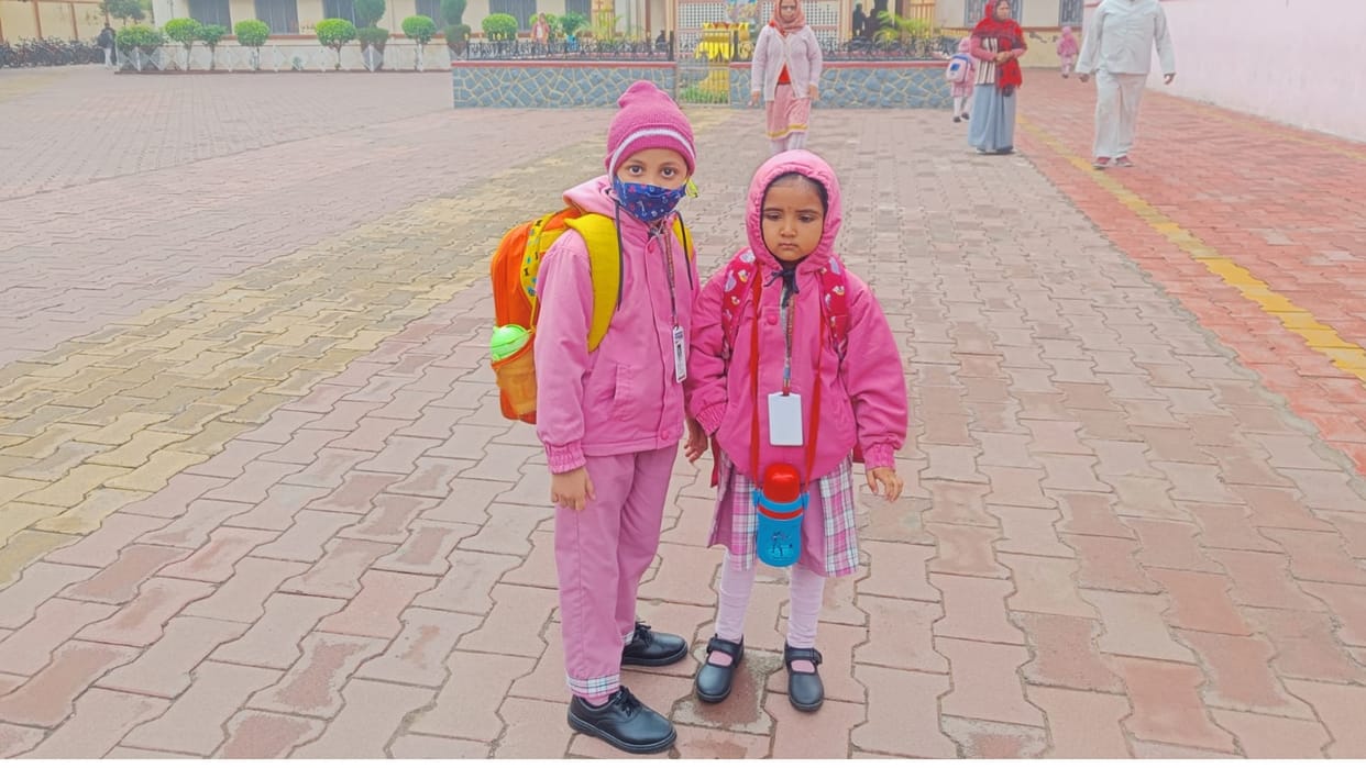 Ujjain Weather: Children got relief from severe cold due to change in school timings,