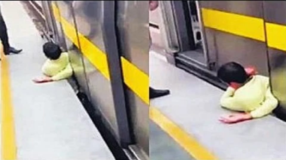 Delhi: Youth trapped between metro platform while trying to cross track, dies