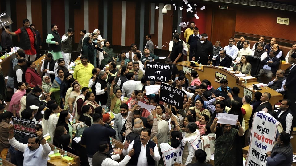 Uproar in the House over indecent remarks against Congress woman councilor