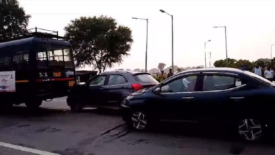 Four vehicles collided near CNG pump