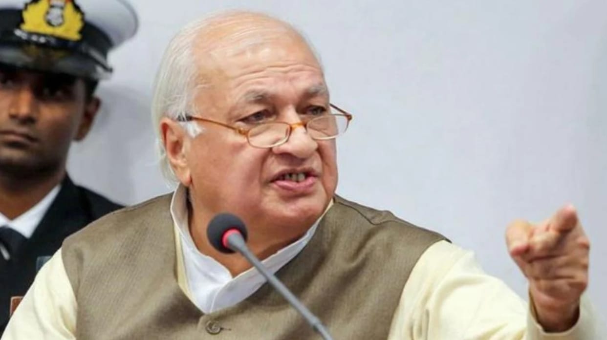 SFI activists allegedly attacked Kerala Governor Arif Mohammed Khan to stay in the Calicut University campus