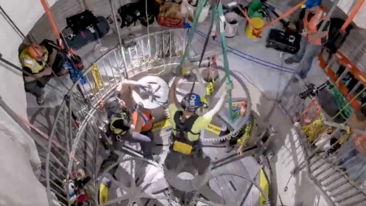 500 feet clock will tell the time of 10 thousand years will ticks only once a year