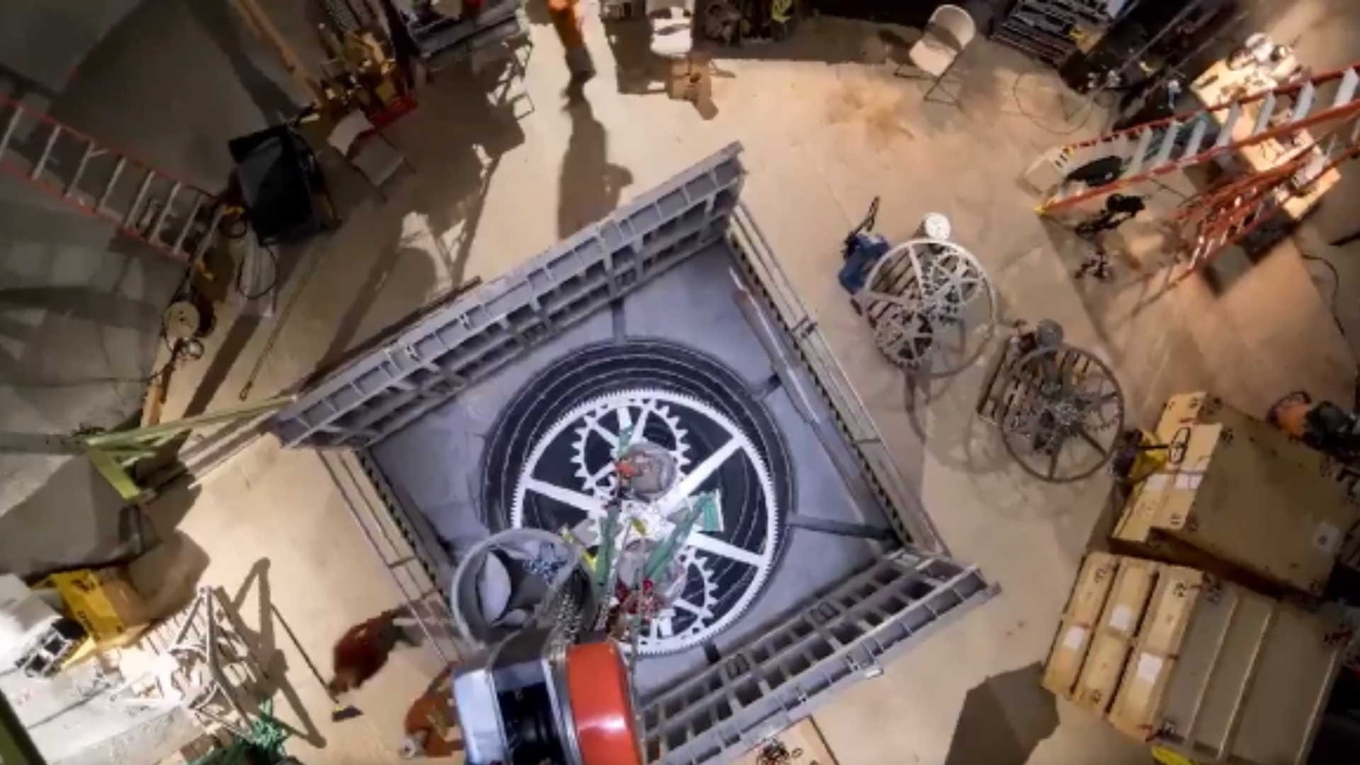 500 feet clock will tell the time of 10 thousand years will ticks only once a year