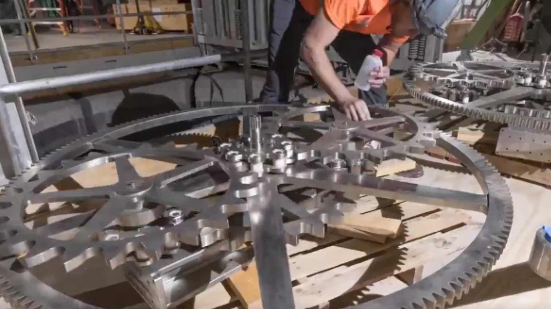 500 feet clock will tell the time of 10 thousand years will ticks only once a year