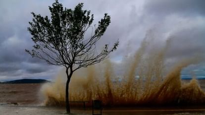 IMD Alert: बंगाल की खाड़ी में सक्रिय हुआ चक्रवाती तूफान 'मिचांग', चेन्नई में लगातार हो रही तेज बारिश IMD alerts Cyclone Michaung likely to form over Bay of Bengal in next 24 hours